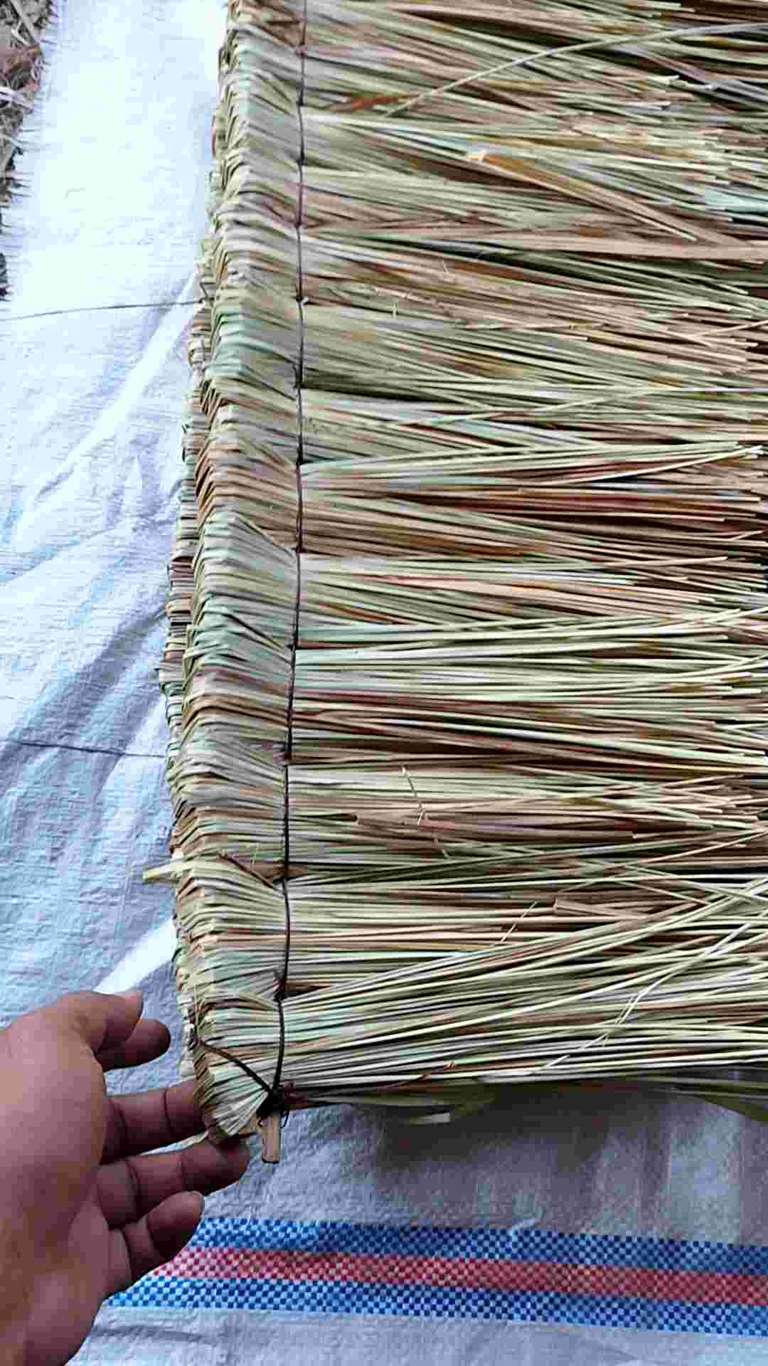 Atap Alang Alang Paket 20 PCS: Solusi Tahan Air & Ekonomis