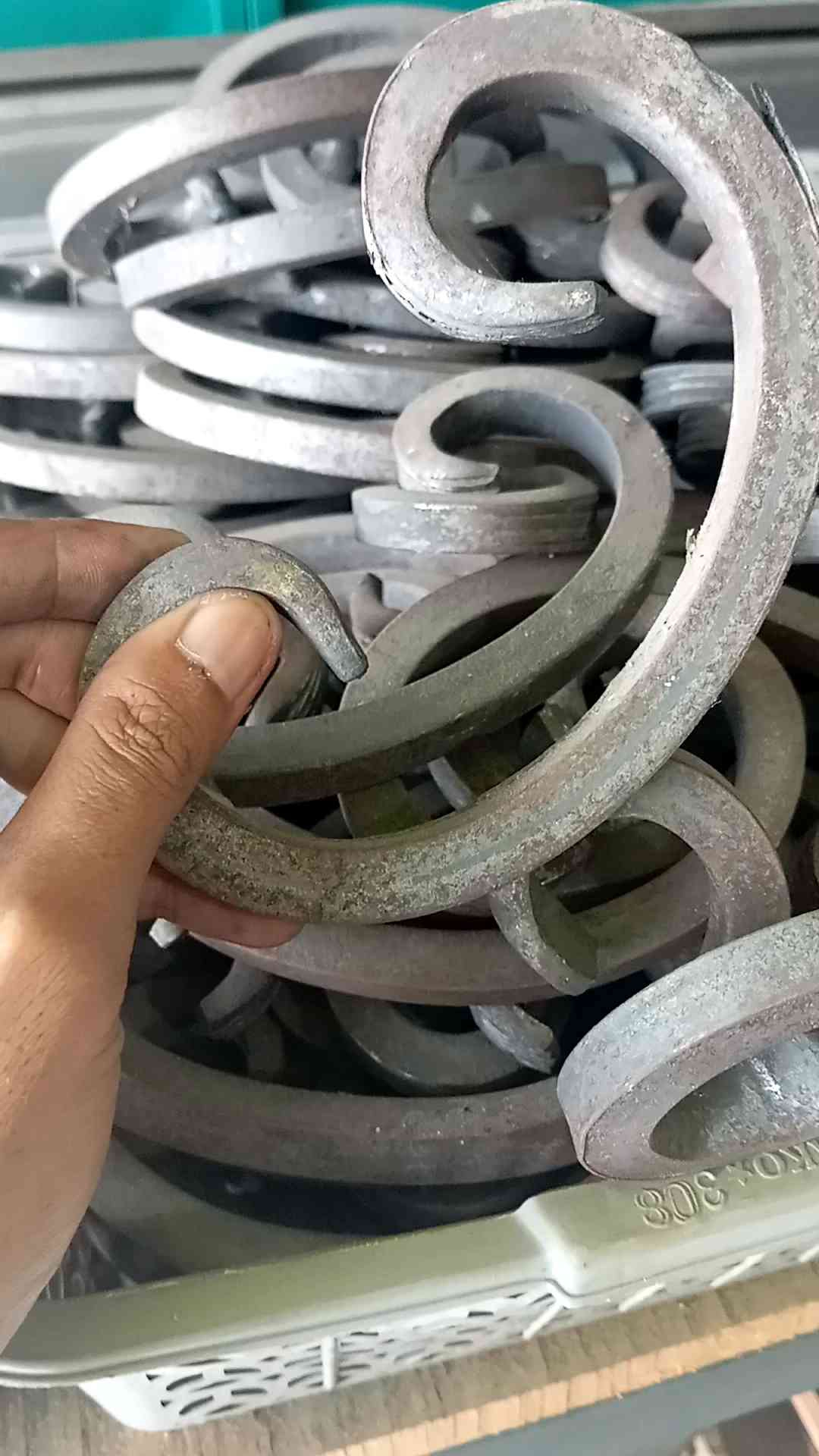 Ornamen Nako Tempa Motif C: Aksesoris Pagar Tralis