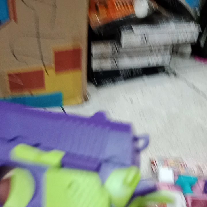 MAINAN PISTOL FIDGET / FIDGET TOYS GUN OCT 8181
