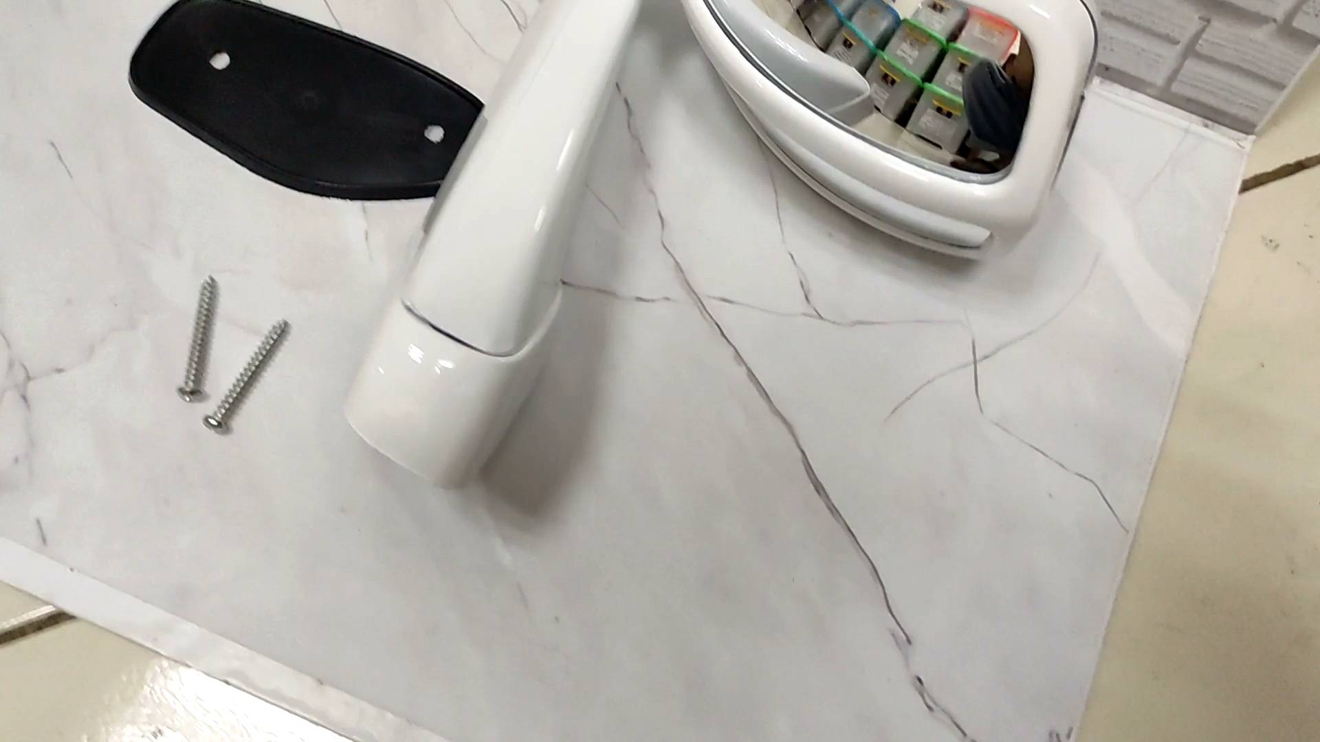 Spion Kap Mesin Mobil Universal Model Fortuner Putih