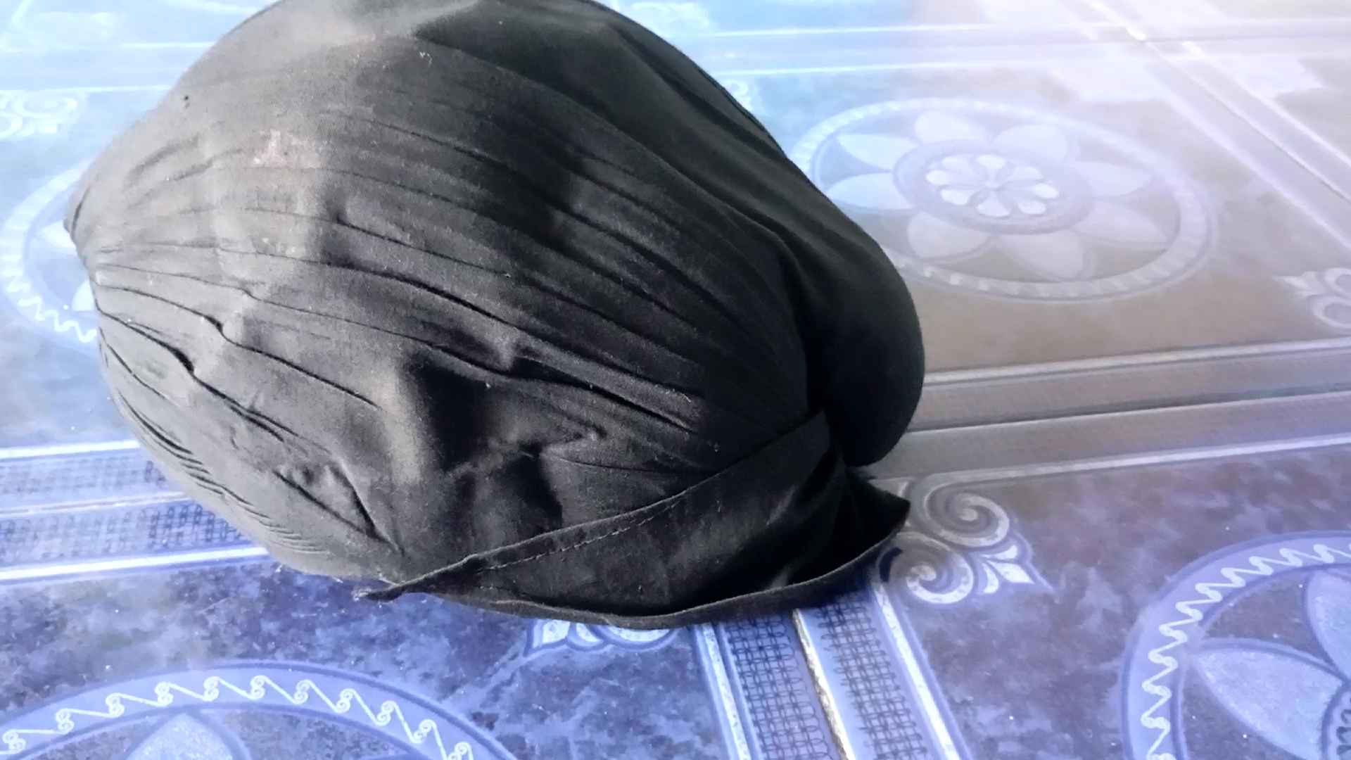 BLANGKON JOGJA LIPAT HITAM POLOS JEBEH