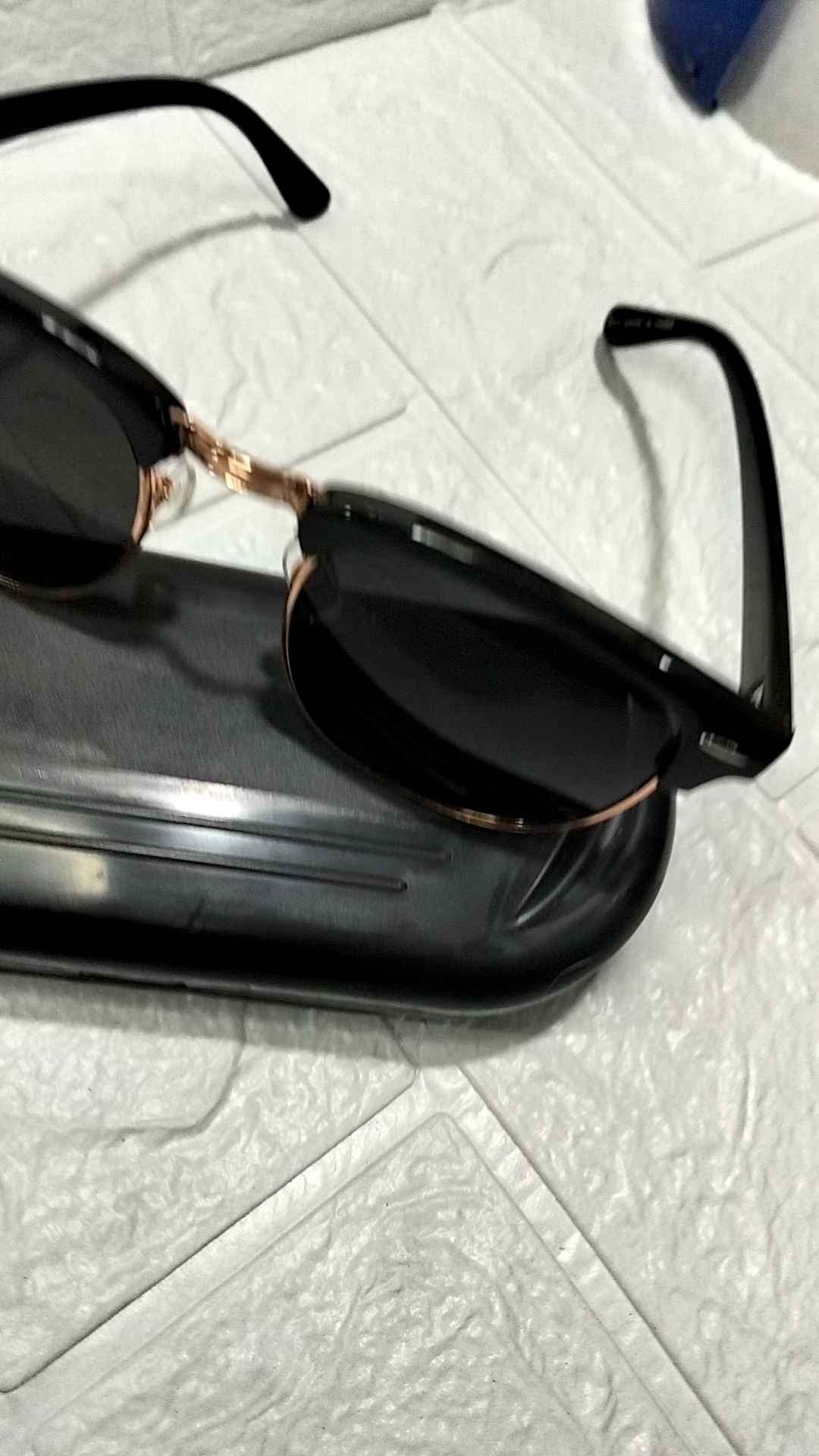 KACAMATA HITAM PRIA ANTI UV MEWAH DAN ELEGAN FREE BOX