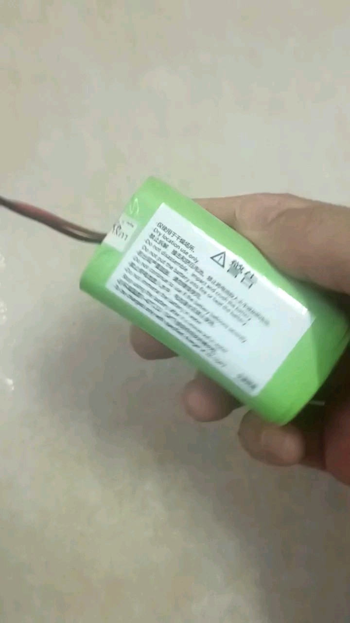 Pin robot hút bụi lau nhà Deebot DN622