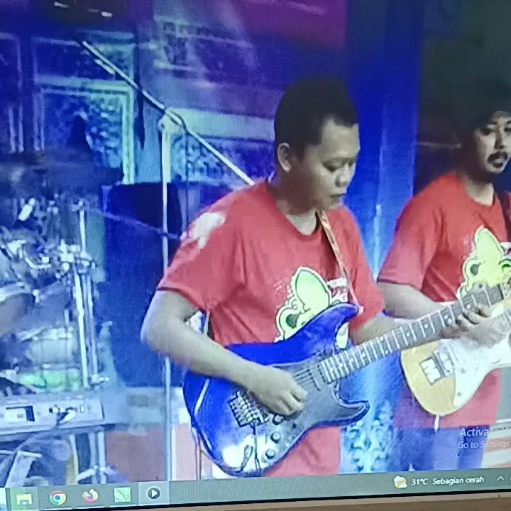 Flashdisk 32gb full mp4 vidio dangdut plus bonus lagu dangdut terbaru adelle monata simpatik dll bisa cod cocok juga di mobil tv android flashdisk flashdrive