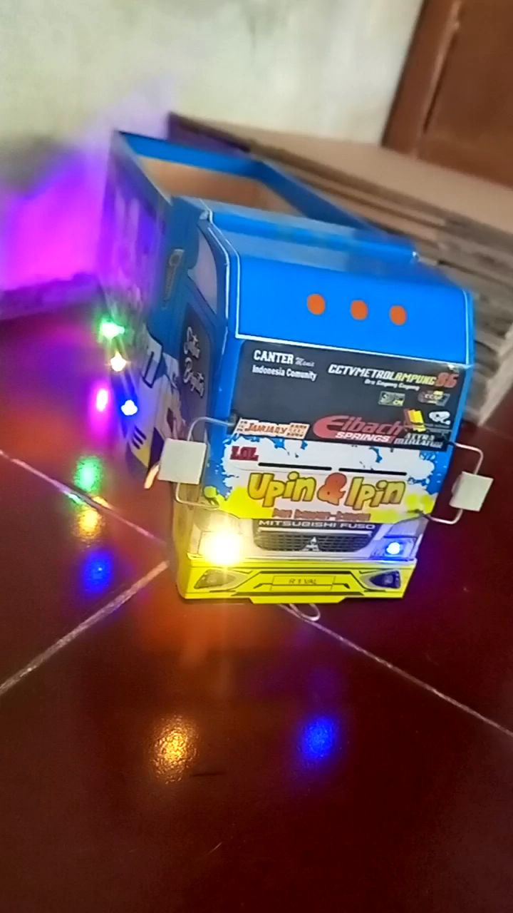 truk oleng Upin Ipin variasi lampu+terpalvariasi lampu non terpaltruk tanpa lampu tanpa terpaltruk terpal tanpa lampu