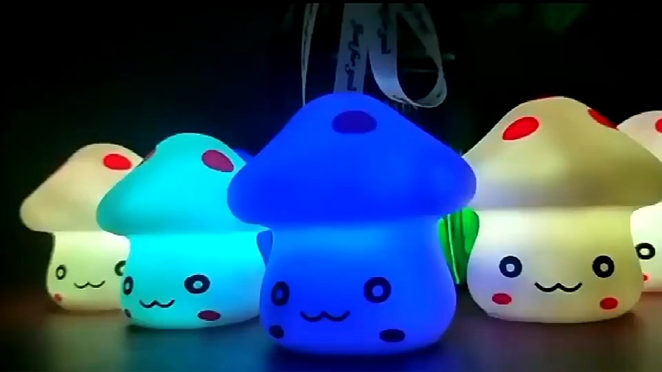 Lampu Tidur Hias LED Bentuk Jamur Warna Warni Dekorasi Kamar