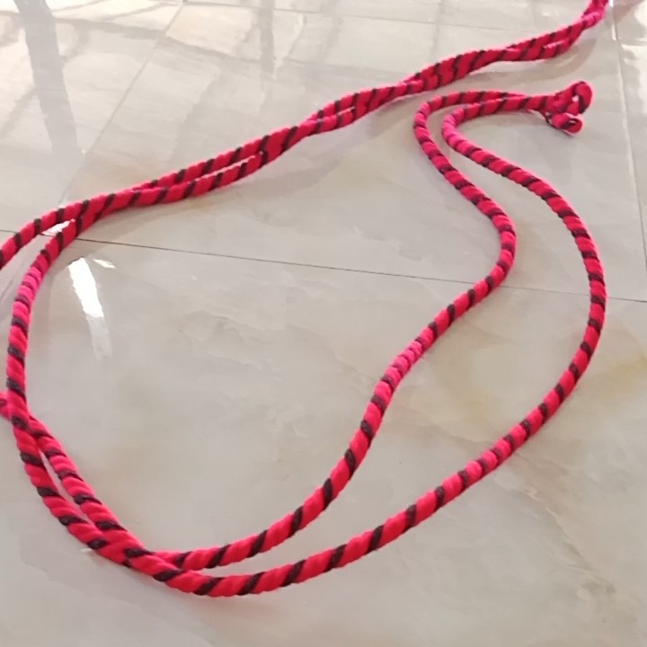 Tali Tun2 & Kalung Sapi Kerbau: Warna Variasi Merah Hitam Panjang 4 Meter Ukuran 10 Milimeter