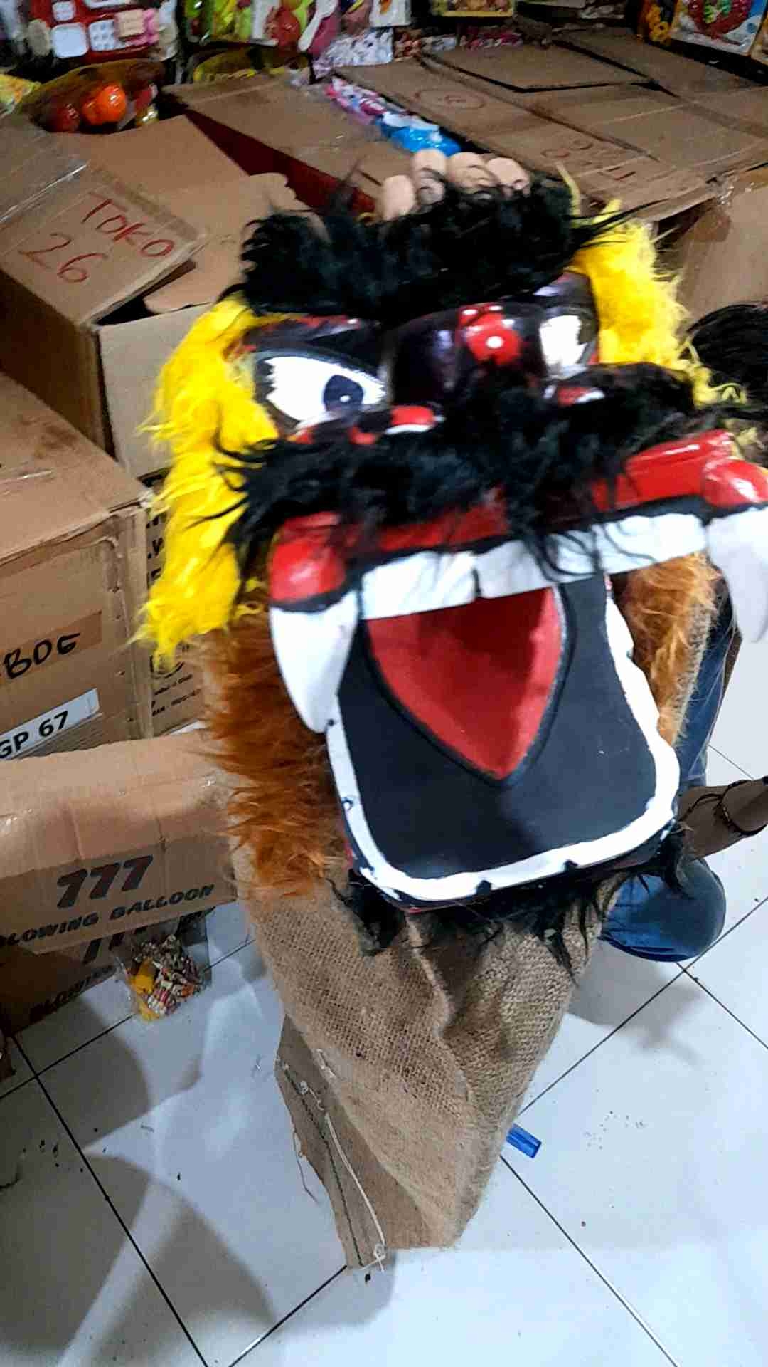 Bangbarongan Jumbo Karung Goni: Aksesoris Pesta Sunda