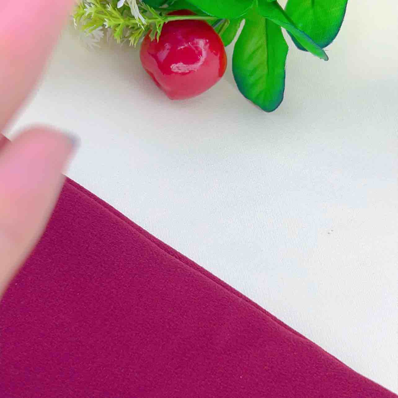 Sleek & modern:Single leaf design Drop earring with metallic sheen