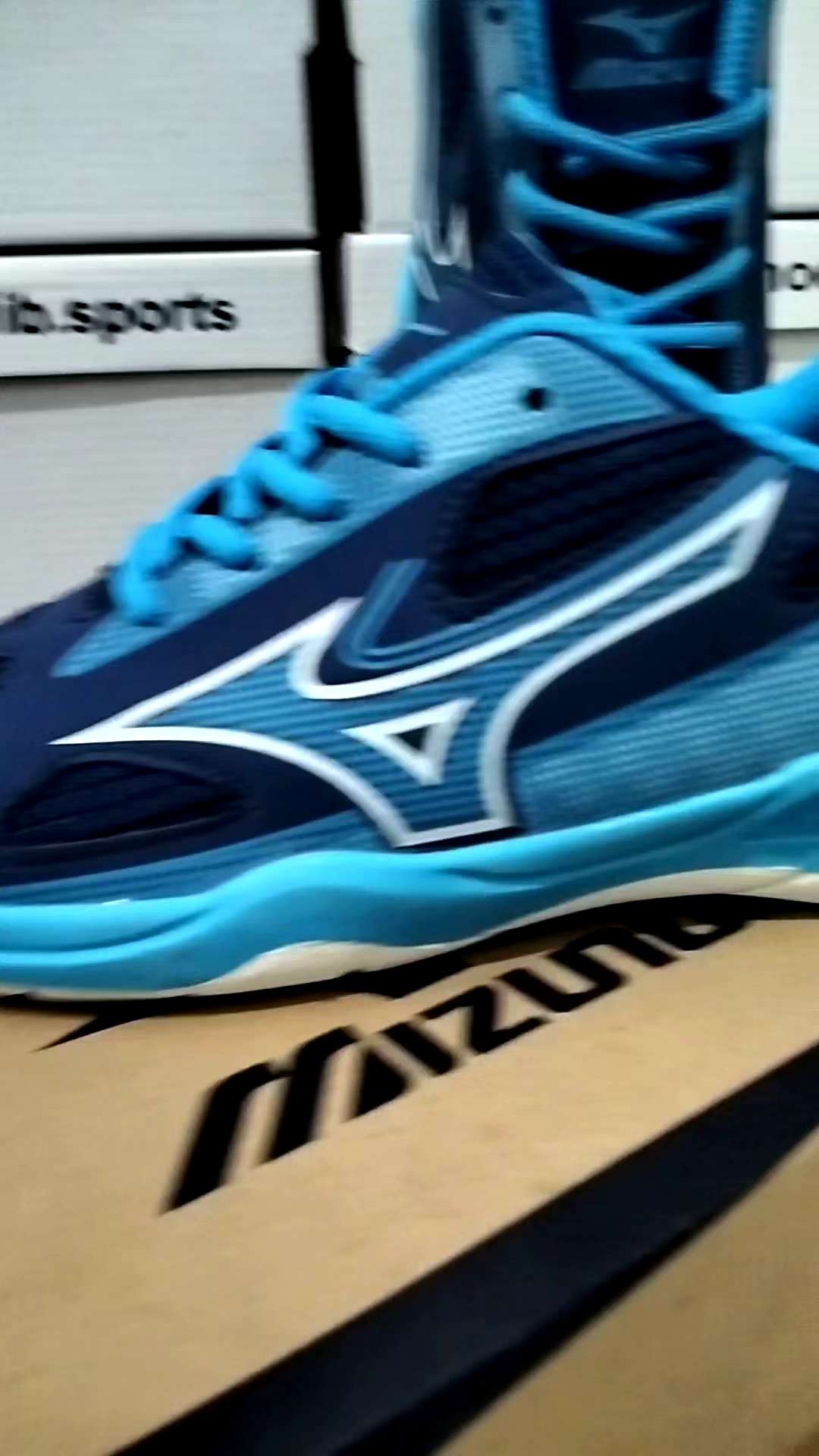 Sepatu Voli MZN Wave Size 36 - 40 Sepatu Olahraga Wanita Badminton Bulutangkis Joging Senam