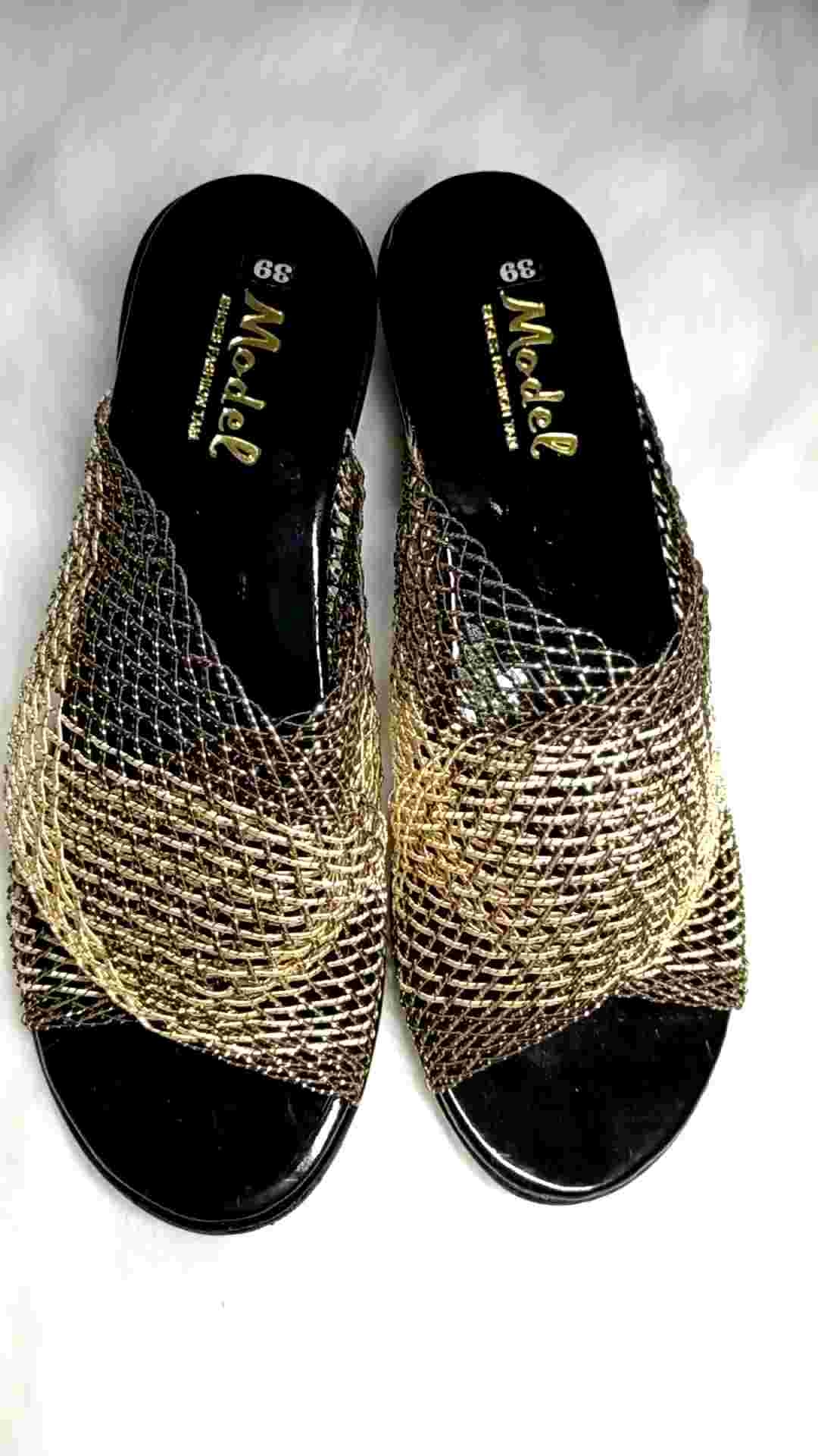 Dép da nữ cho chị em phụ nữ