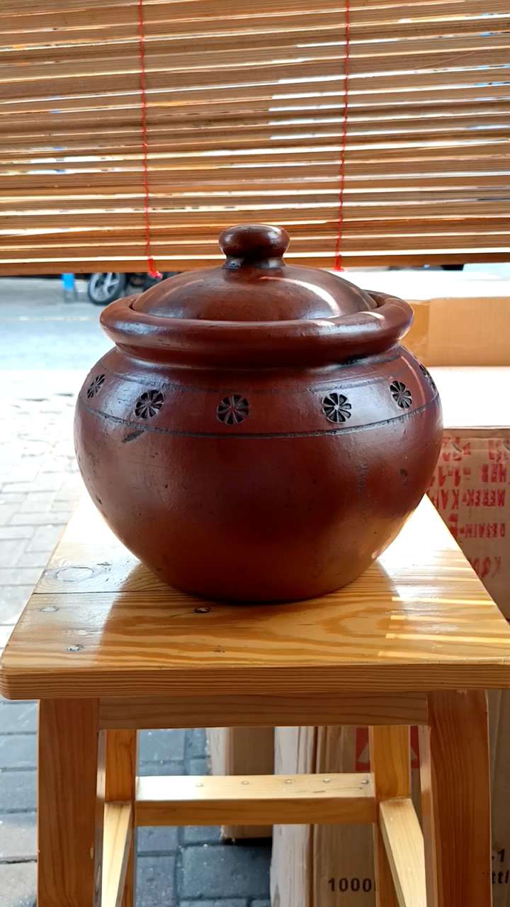 Gentong Beras Gerabah Tanah Liat & Wadah Tradisional