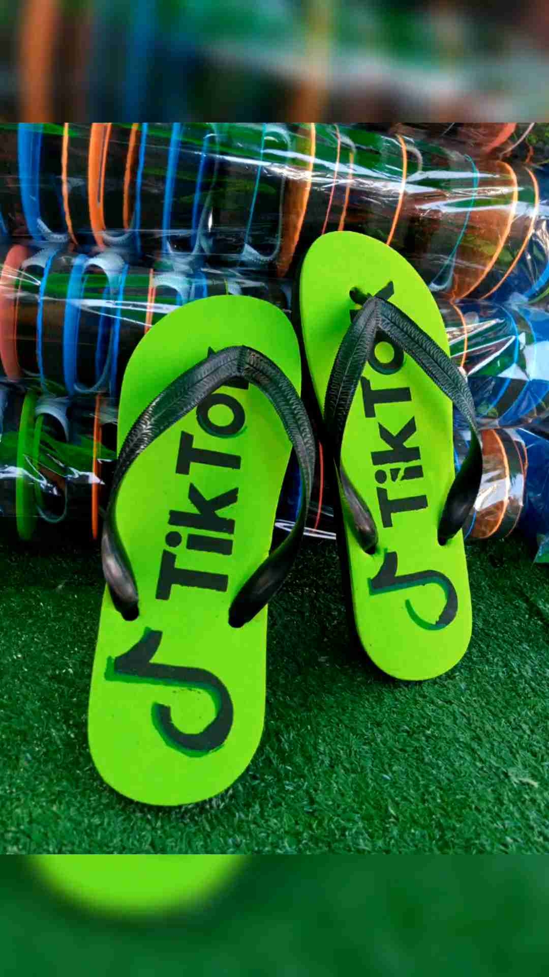 รองเท้าแตะสวมผู้ใหญ่ แฟชั่นสีสดใส ยกโหล