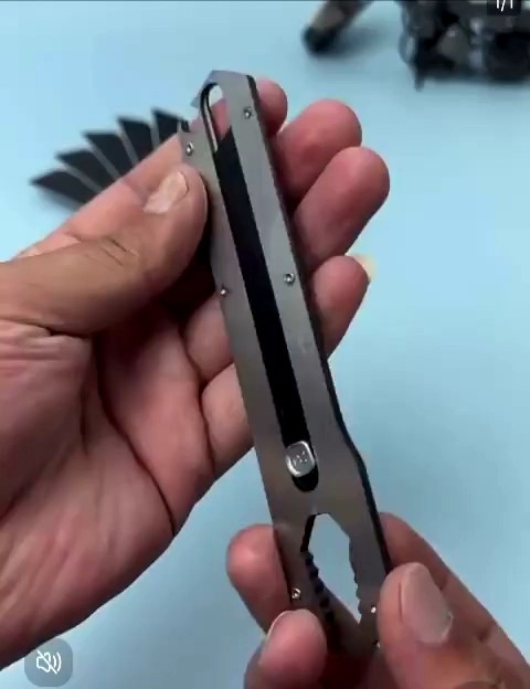 Pisau Cutter Stainless Steel 9in1: Serbaguna & Anti Karat