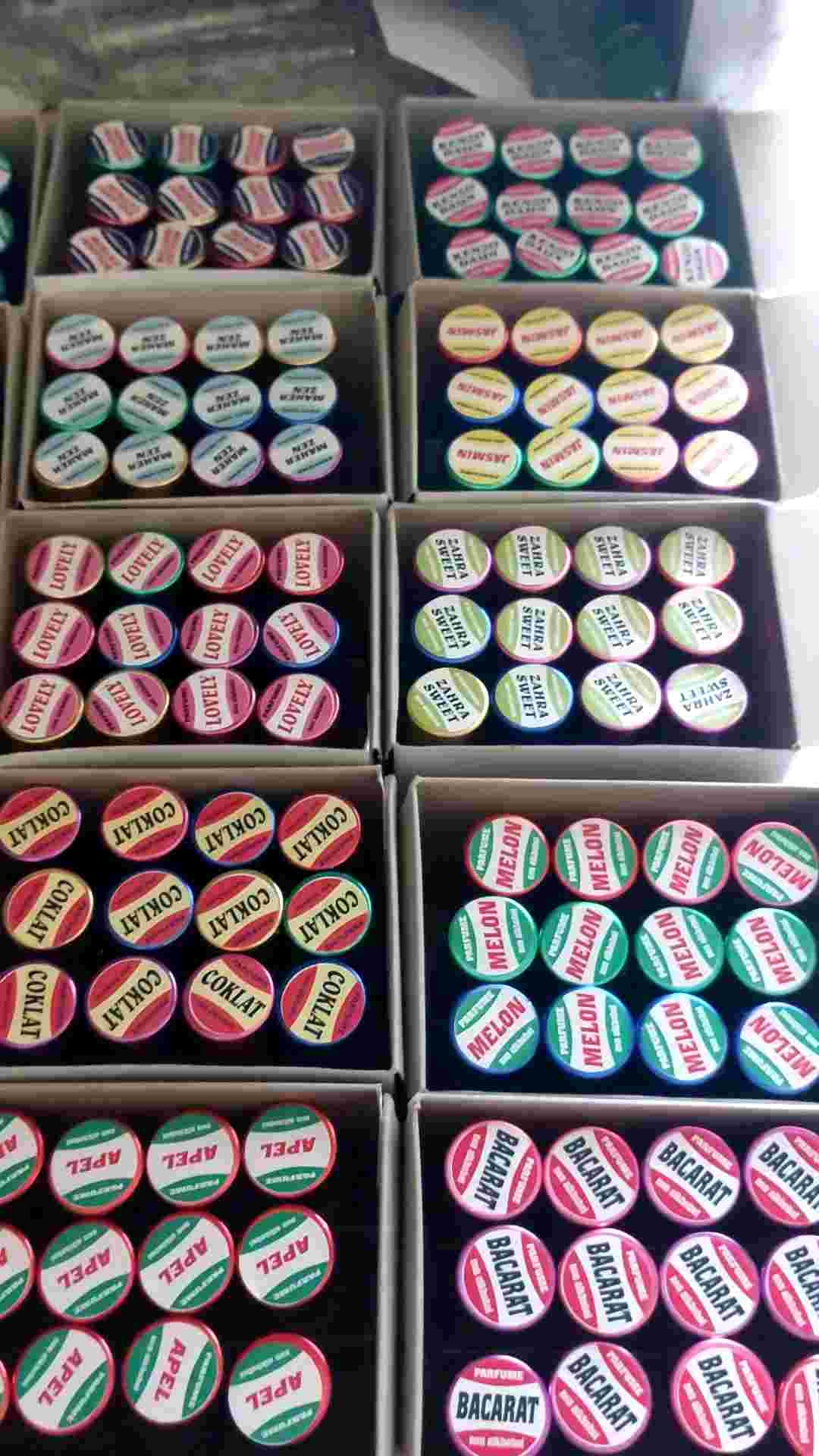 Minyak Wangi/Parfum Terlaris/Parfum Pria & Wanita/Parfum Roll On 6ml/7ml Wajik 100% Non Alkohol (Beli 30pcs Gratis Tempat Display)