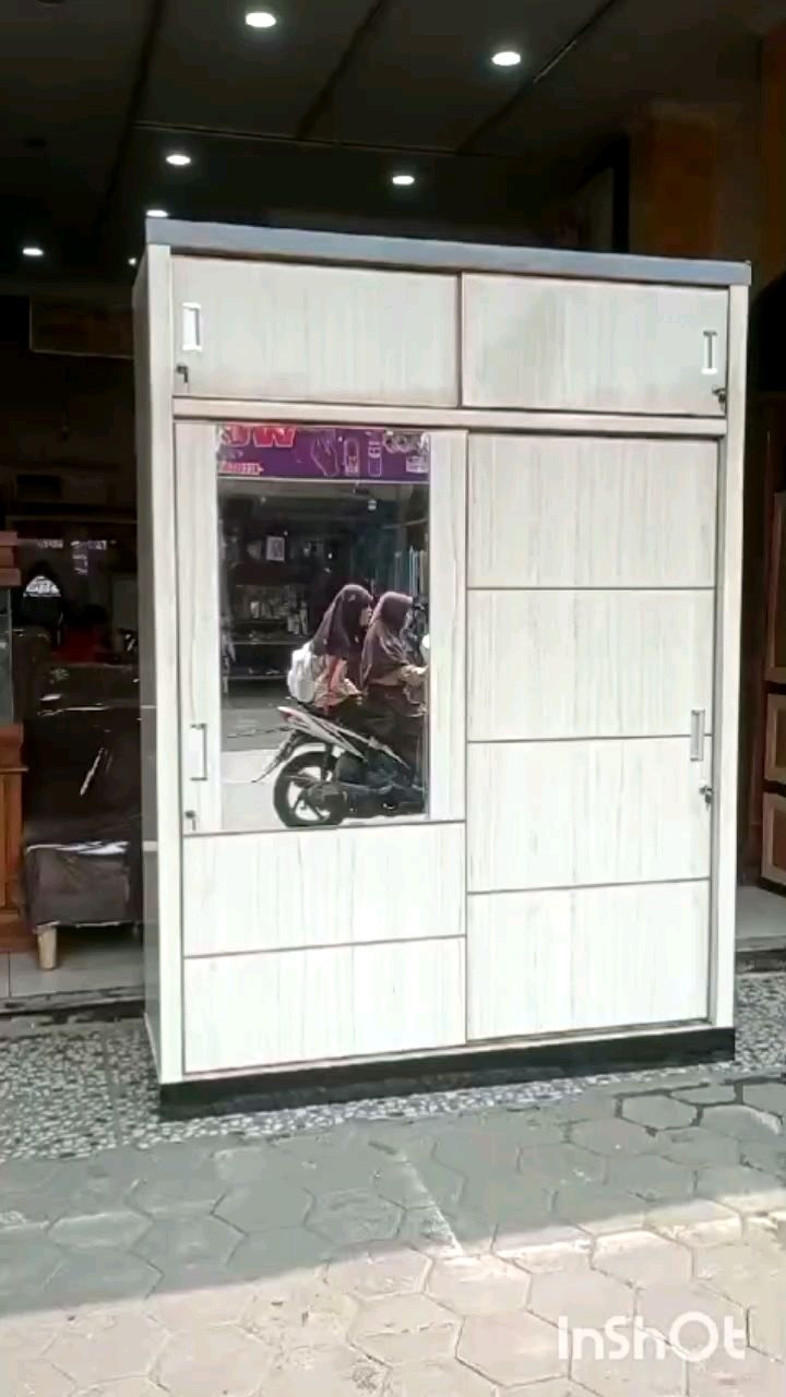 Lemari Pakaian 2 Pintu Jumbo Sliding Hijab Finishing HPL Premium