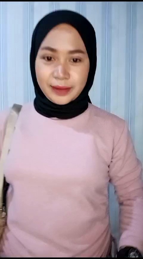 Atasan Serut Salur Dua Tali Simpel: Bahan Berkualitas Tinggi & Desain Praktis