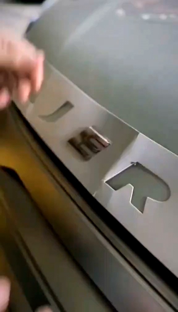 Emblem PAJERO SPORT Kap Mesin Warna HITAM Huruf Timbul Besar Bukan Stiker Biasa Bahan Tebal MS