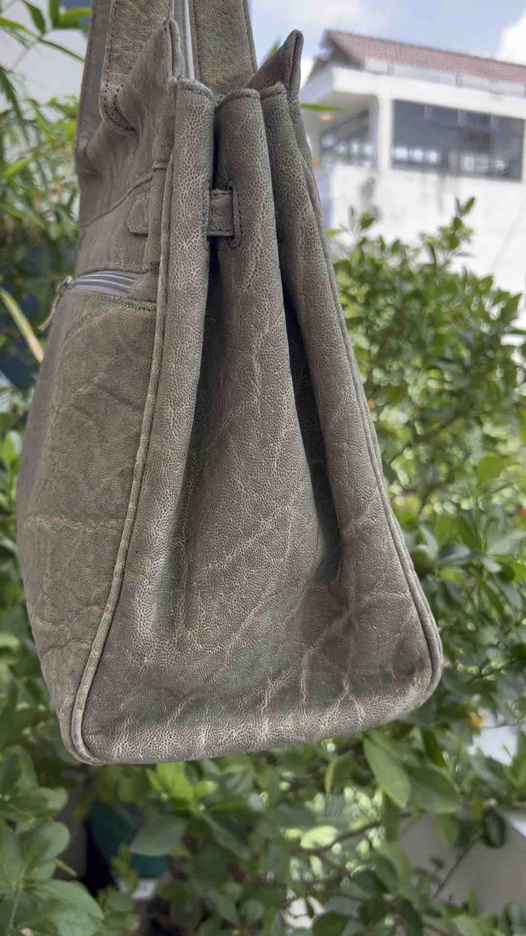 Túi 2hand xách tay Hắc Mờ cách điệu to da chân.v.o.i ISANPOO của Nhật ổ chìa đầy đủ -T370