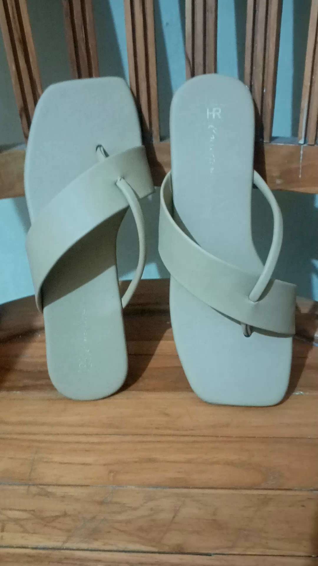 Sendal Wanita Teplek Kekinian Koreanstyle Jepit