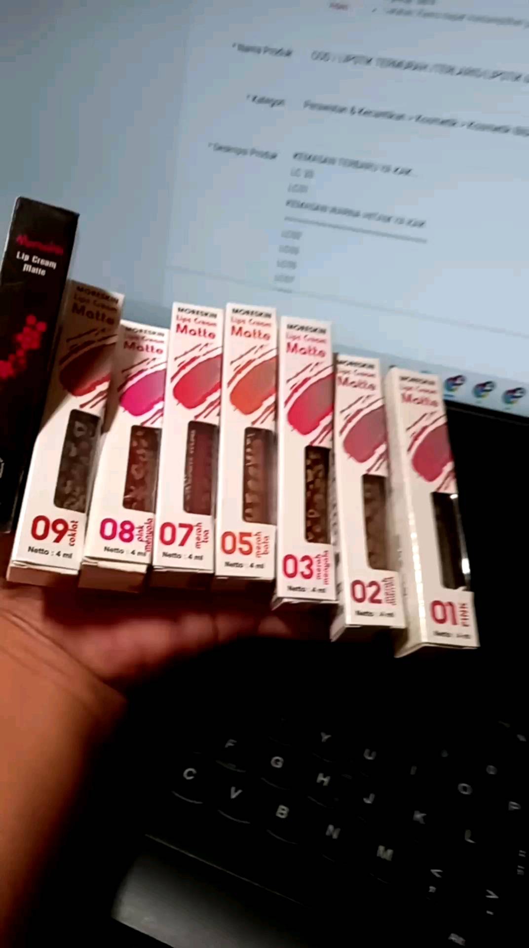 Moreskin Lips Cream Matte / Lipstik Tahan Lama dan Lembut di Bibir - Herbal NASA Matte Lipstik dengan Warna Tahan Lama (Tersedia dalam Berbagai Pilihan Warna)