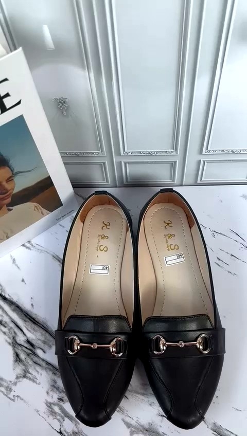 Sepatu Wanita Modern: Elegan, Nyaman, dan Terbaru