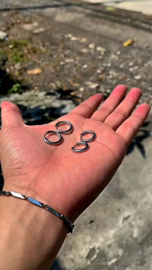 COD Anting Tindik/Anting Hoops BossQ 100% Titanium 1 Pasang Anting Tindik Pria Dan Wanita Bisa Pakai