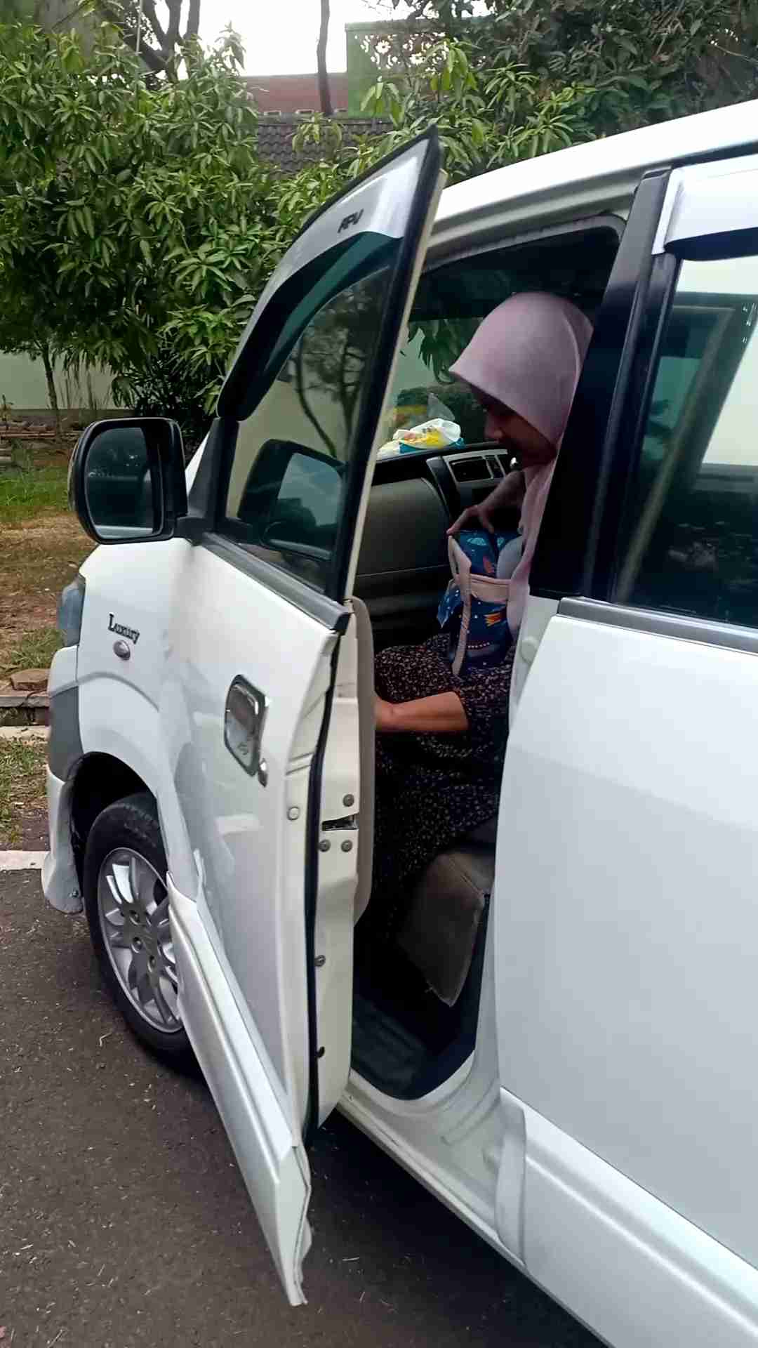TERLARIS!!!Tas kecil karakter seri terbaru/tas bayi kecil karakter