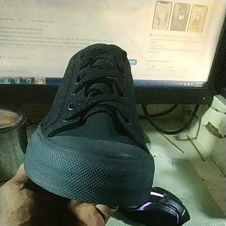 sepatu seneker dewasa sepatu sekolah sepatu ventela hitam polos terlaris