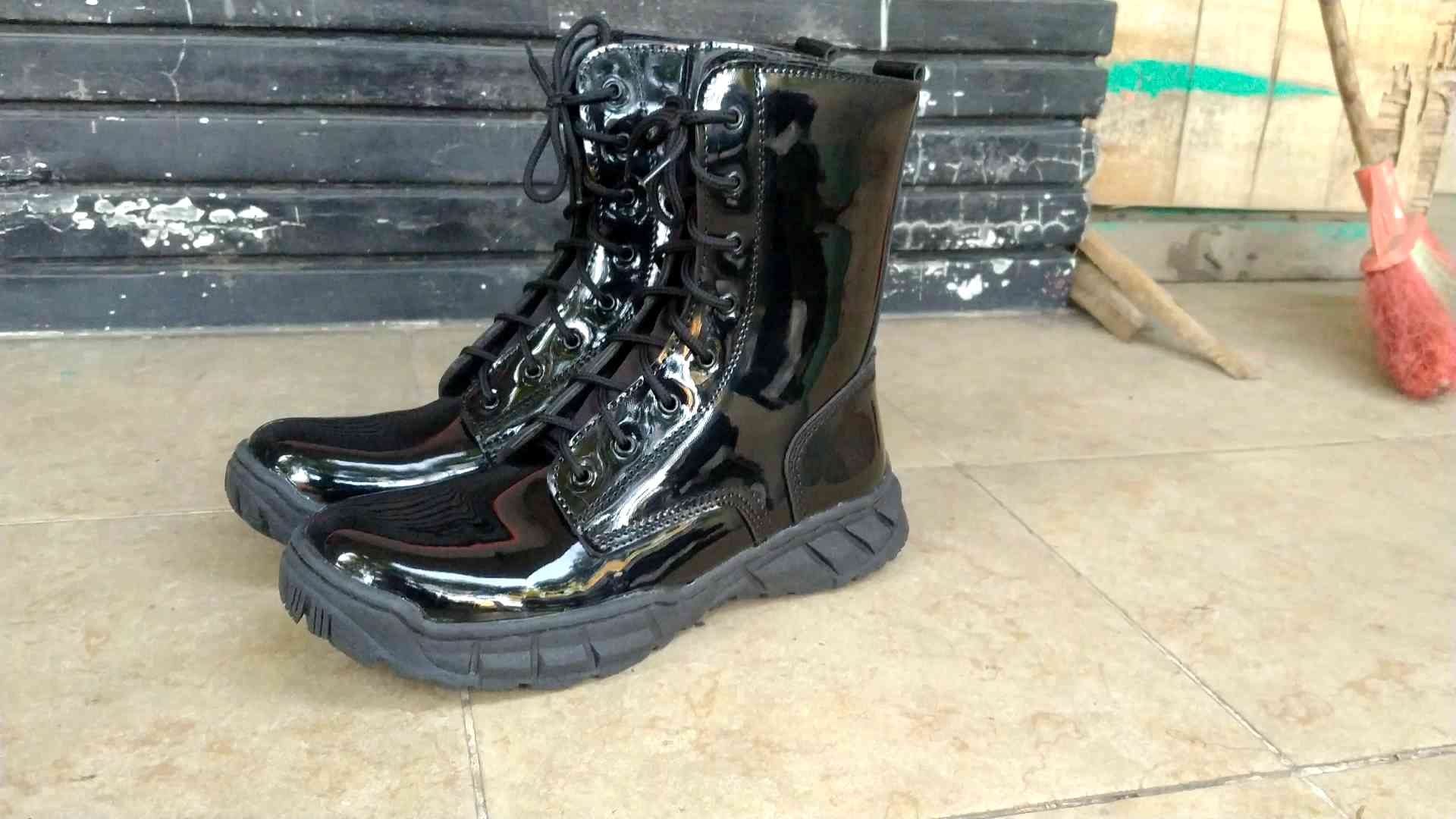 Sepatu PDL Mengkilap: Desain Modern & Kualitas Tinggi