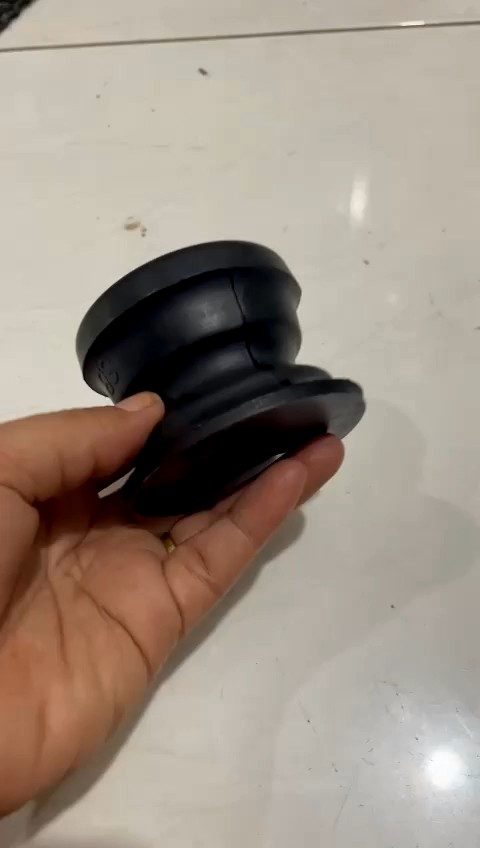 KARET BANTALAN BODY INNOVA FORTUNER HILUX BANGUAN TENGAH ATAS ORIGINAL HARGA PER 1 PCS