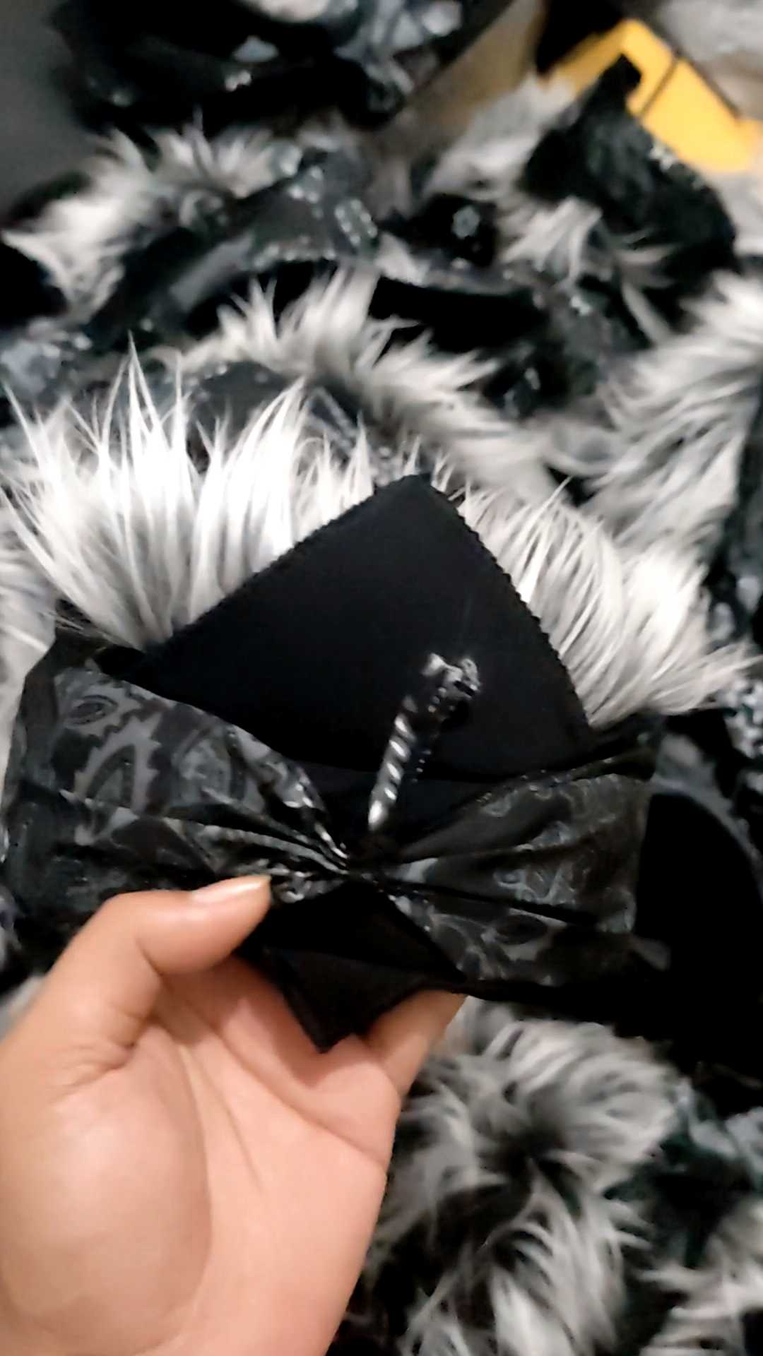 Iket Sunda, Udeng Bali, dan Blangkon Jawa: Aksesoris Rambut Pria