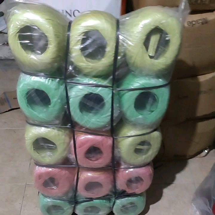 Tali Rapia Warna Warni 1 kg