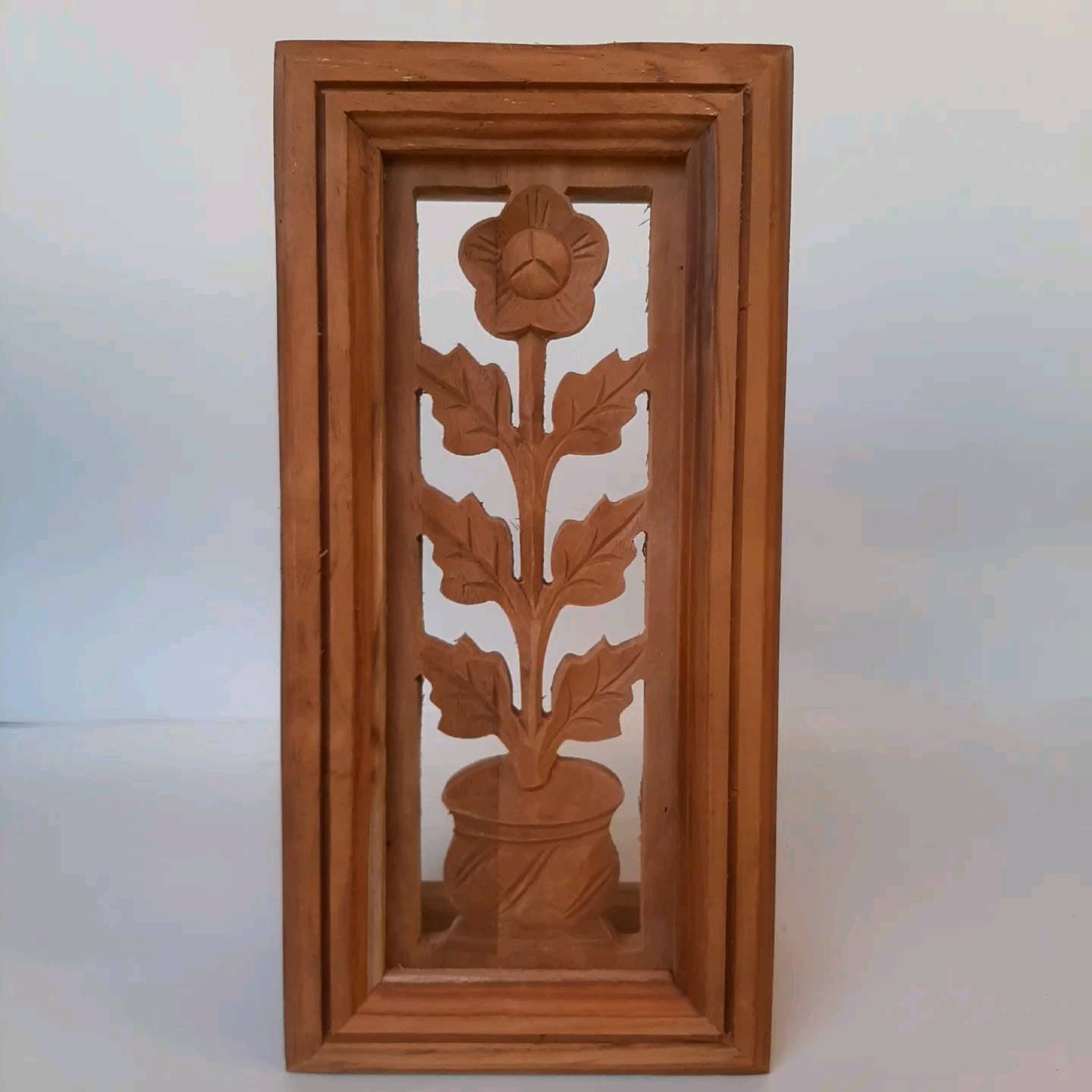 Loster / Roster kayu ventilasi boven angin-angin rumah Kayu jati Jepara motif Pot Bunga ukuran 14x29