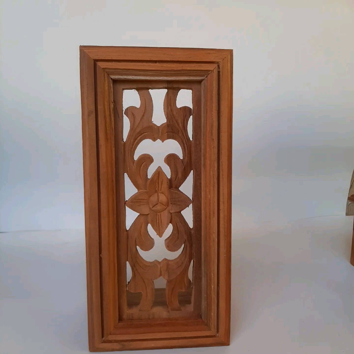 Loster / Roster kayu ventilasi boven angin-angin rumah kayu jati Jepara motif Bunga kuncup ukuran 5