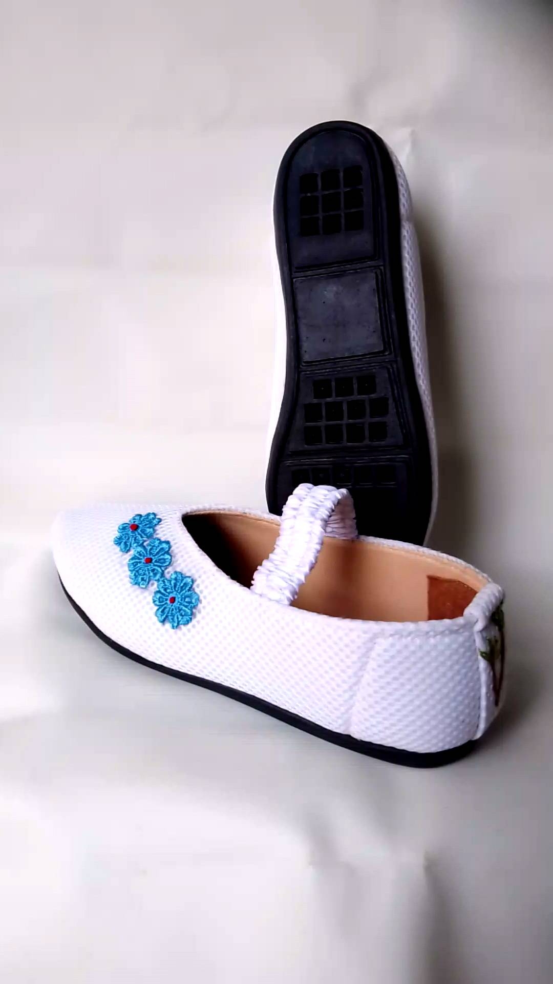 Sepatu Kerja Wanita Putih Handmade & Flatshoes Perawat Haji Umroh