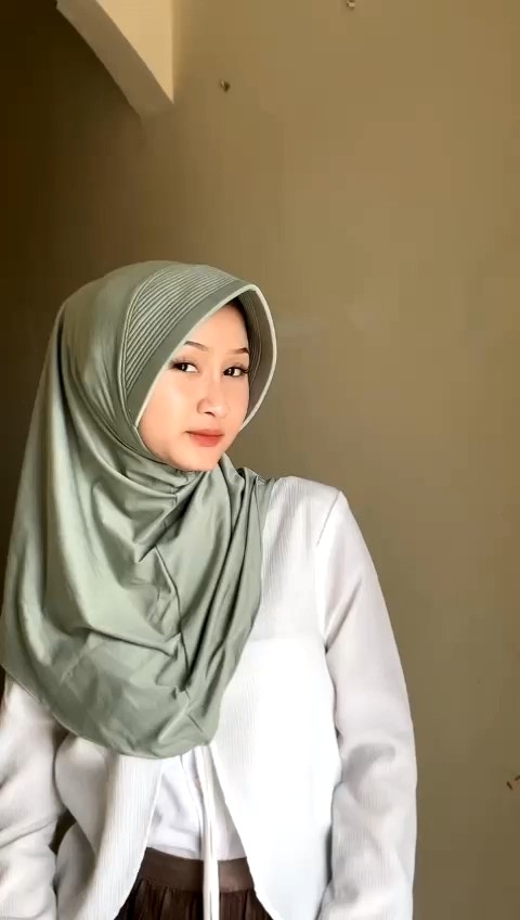 BERGO SPORT PET TEBAL UKURAN M/ HIJAB INSTAN SEKOLAH SPANDEK JERSEY