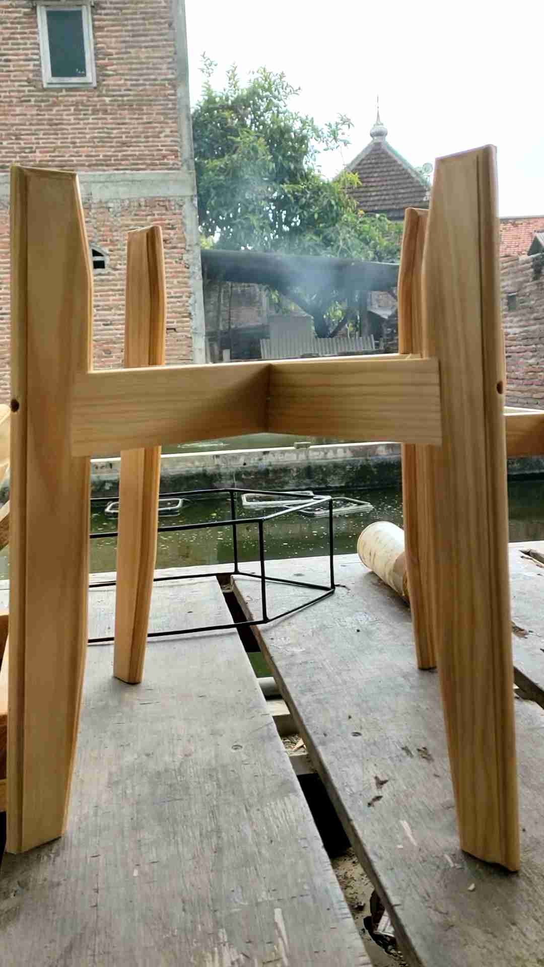 Standing Pot Tatatakan Rak Pot Bunga Kayu / Standing Planter