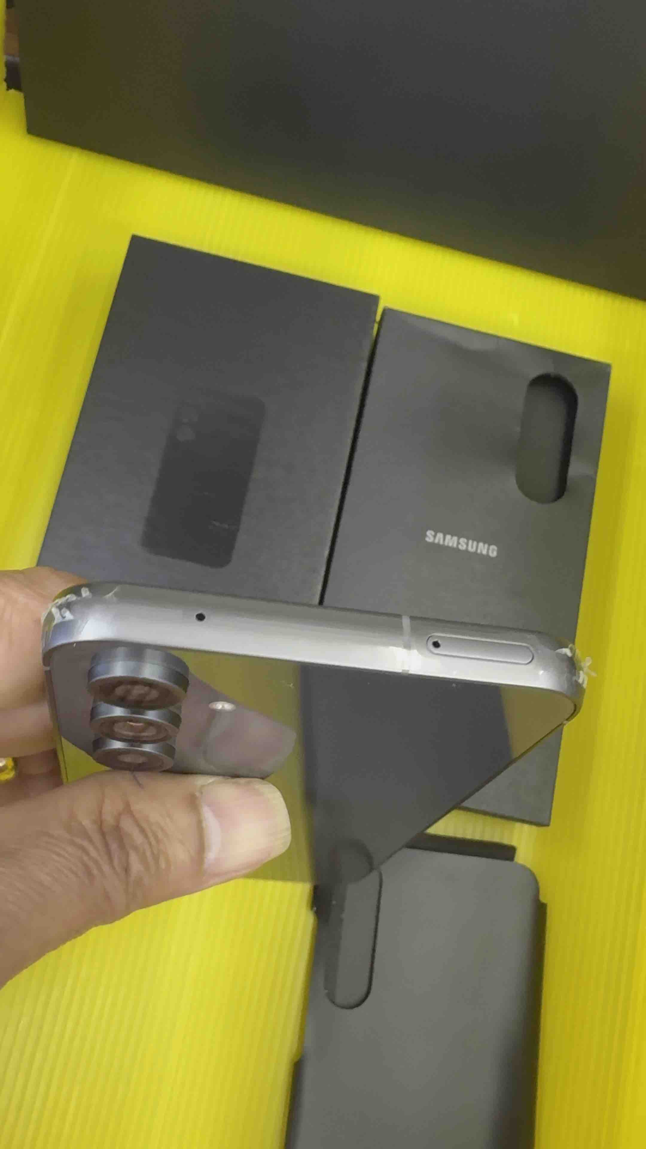 Samsung Galaxy S23 FE-256GB.