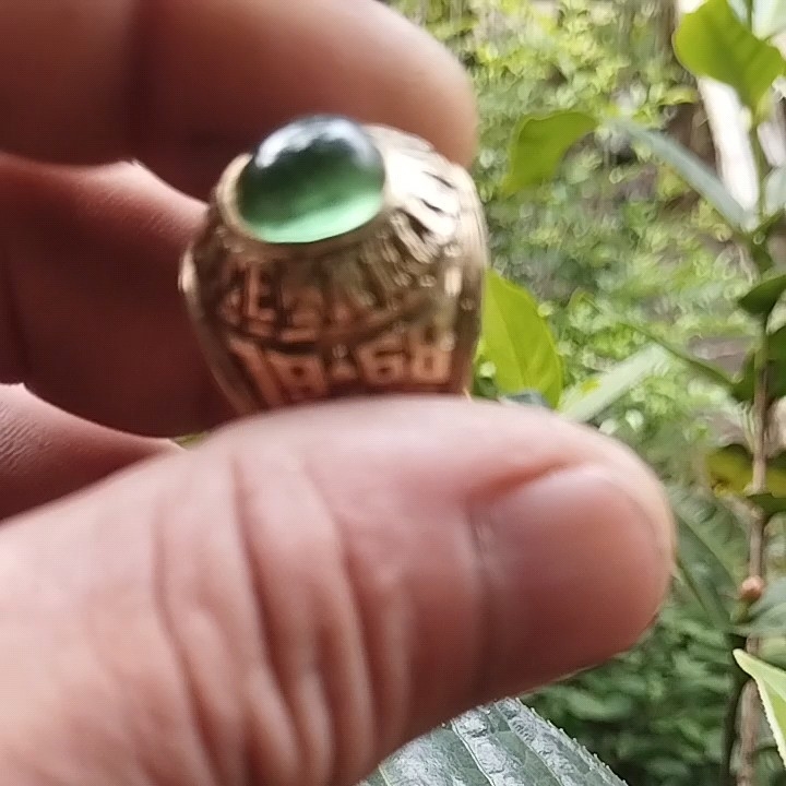 nhẫn mỹ nam mặt đá ruby và sapphiare thiên nhiên ma vang