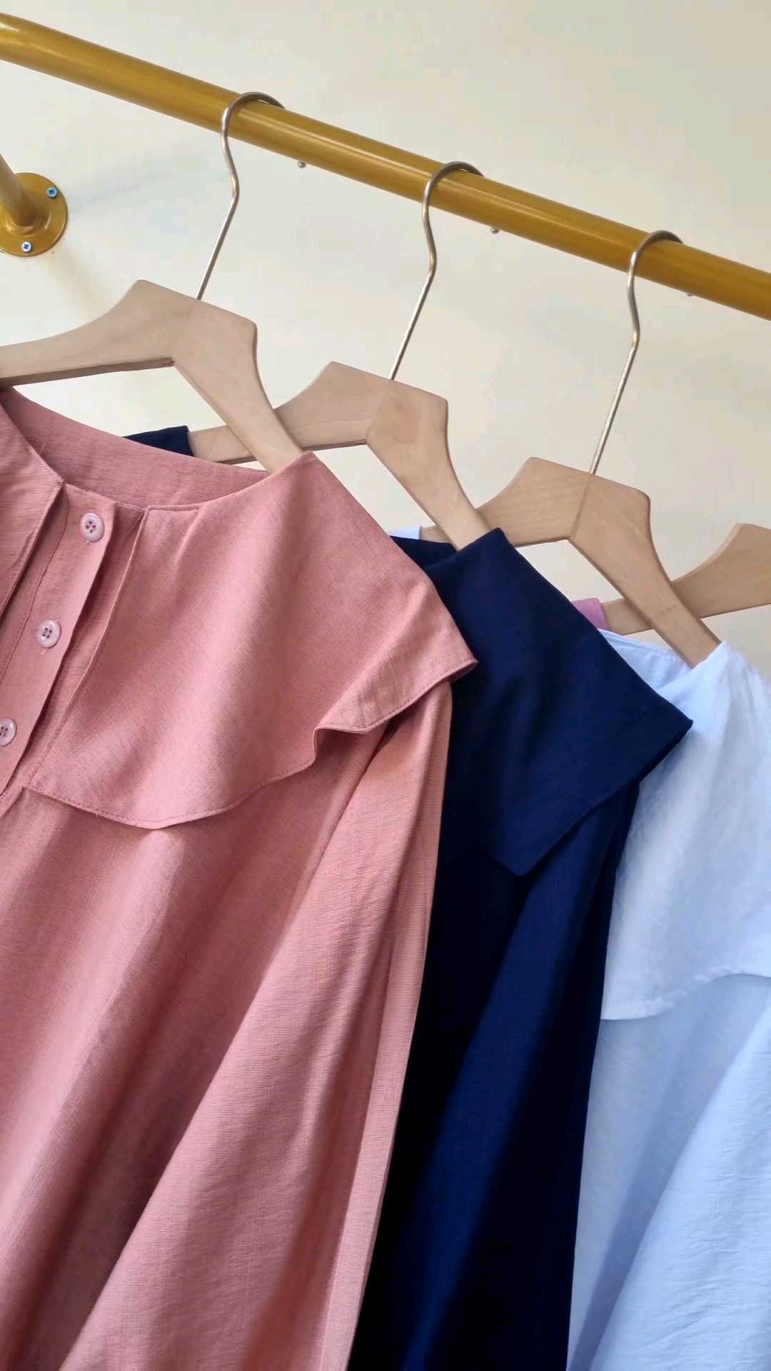 Hera Top Blouse Polo Linen: Pilihan Blouse Casual & Kantor untuk Pria