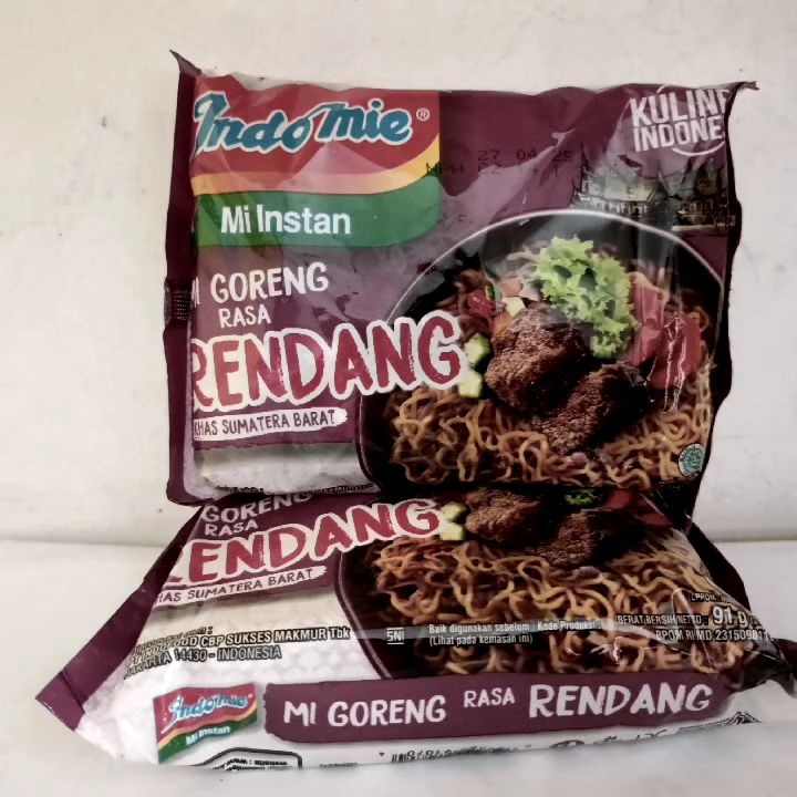 Mie Instan Indomie goreng dan kuah dengan berbagai pilihan rasa ada rasa rendang ayam geprek original rica-rica Aceh cabe ijo seblak hot jeletot empal gentong mie kocok Bandung ayam bawang dan soto ayam