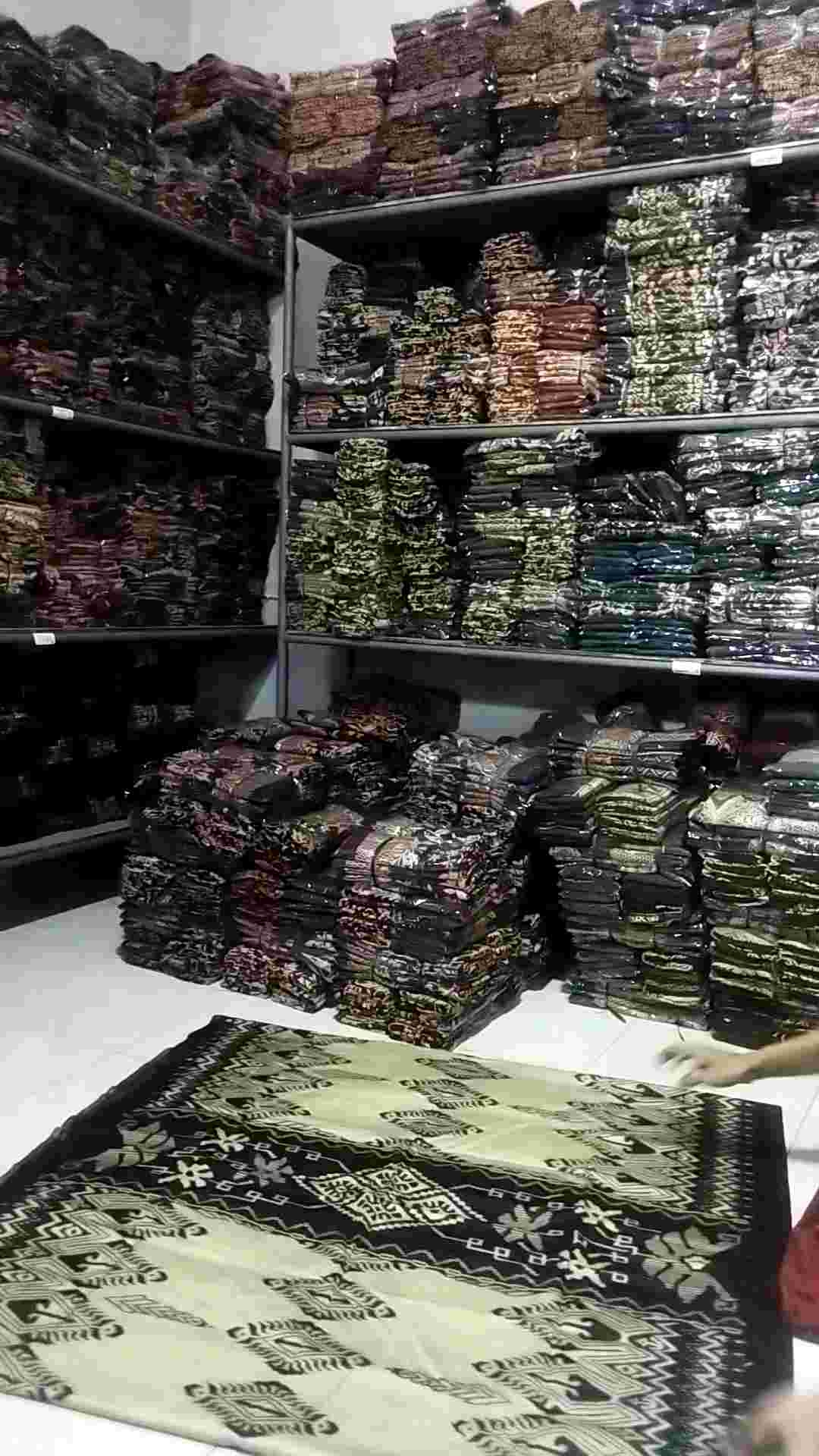 Sarung Batik Viral Produk Lokal