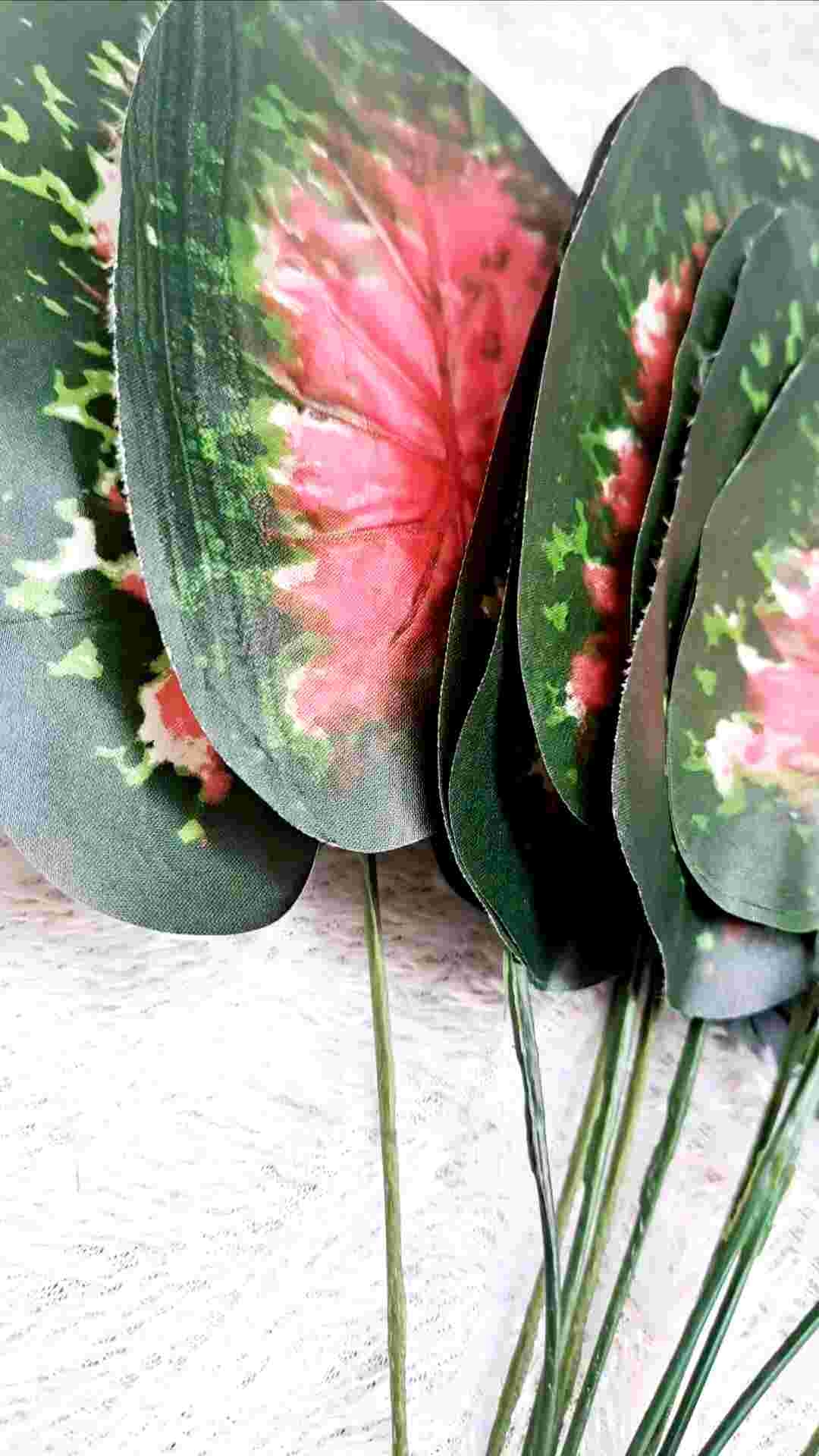 DAUN KELADI MERAH DAUN ARTIFICIAL TANAMAM PALSU CABANG 12 TANAMAN HIAS DEKORASI DAUN AGLOMENA SRI REZEKI DAUN PLASTIK TANAMAN PLASTIK