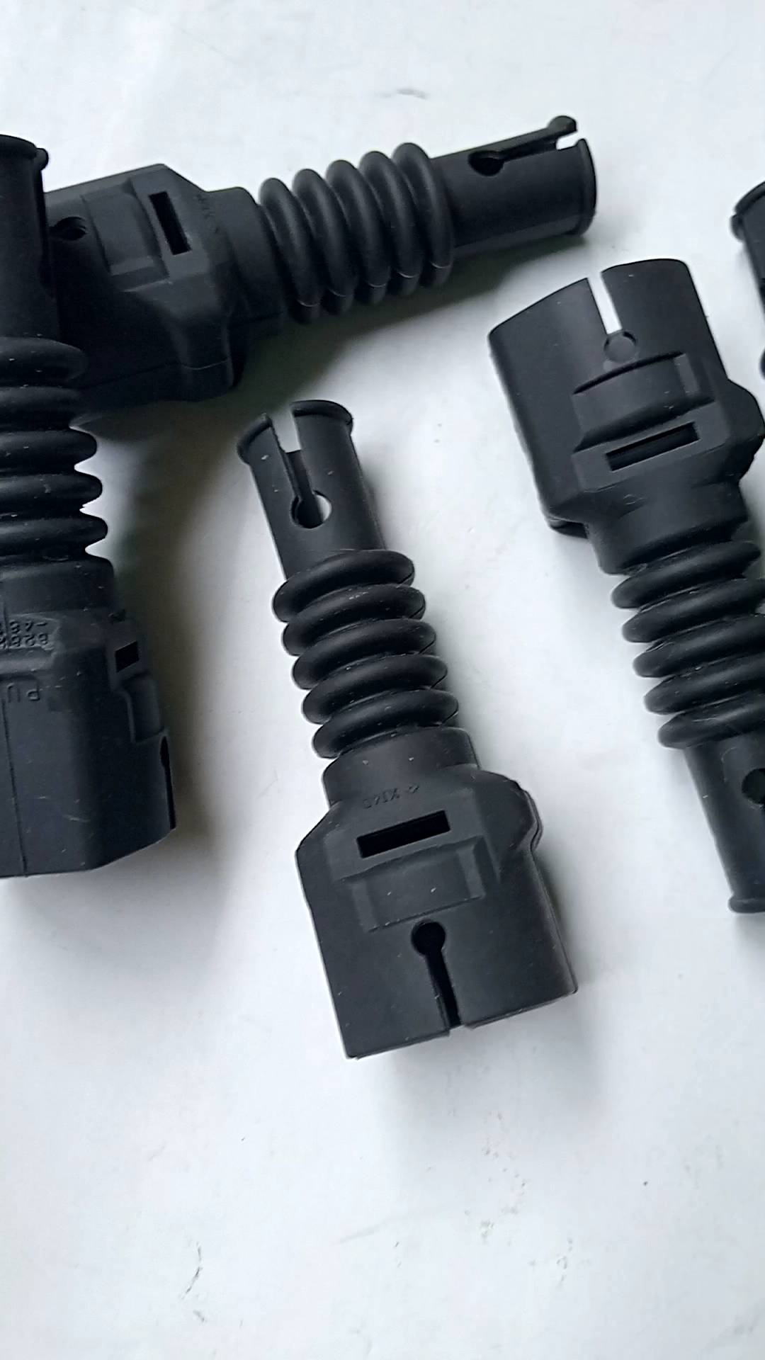 KARET PELINDUNG KABEL SOCKET/ KARET PELINDUNG KABEL MOTOR MOBIL UNIVERSAL HARGA 1 PC