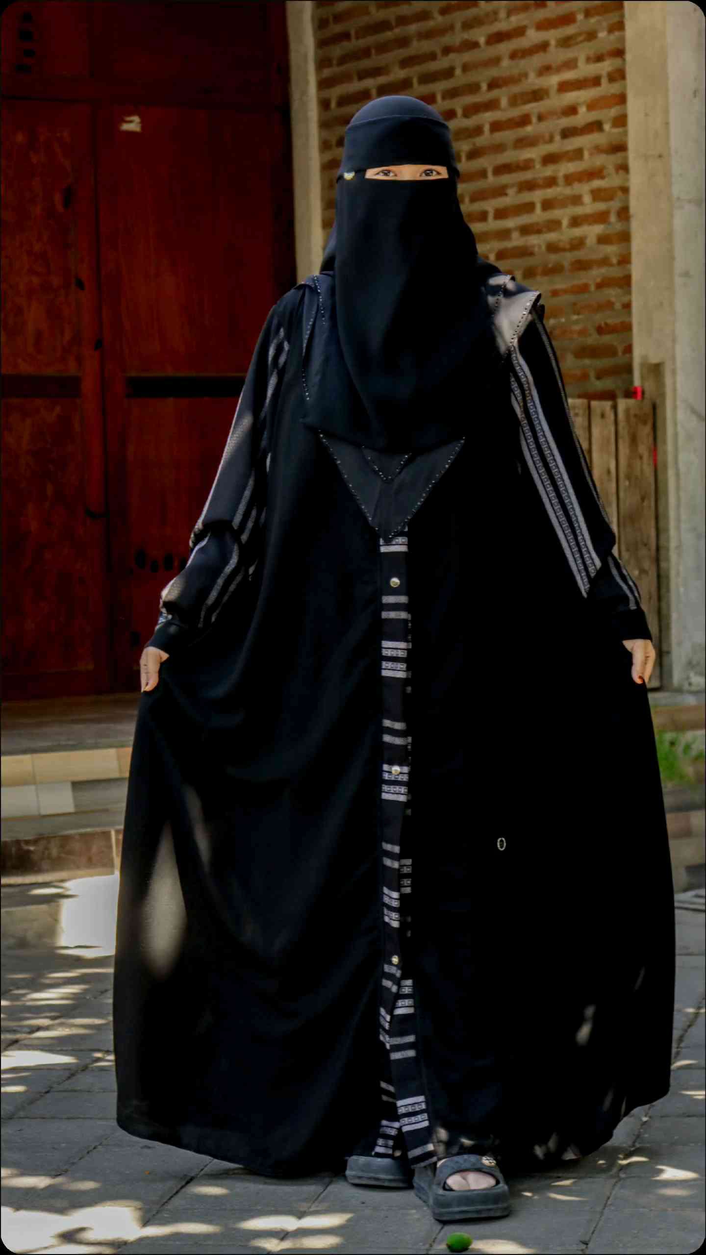 Abaya Hikmat Govinda Premium: Desain Abaya Modern & Nyaman untuk Berbagai Acara