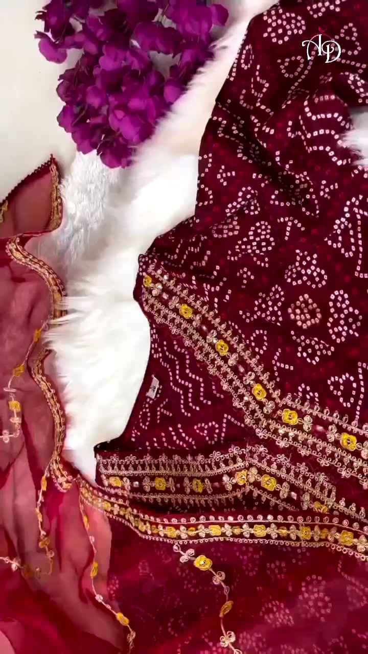 Featuring beautiful Heavy Suit Set which is beautifully decorated with intricate hand embroidery Zari weaving and prints. It is paired with matching pants and lace dupatta. 💖*  (Pre-Order: 2/3Weeks Delivery) HR050924