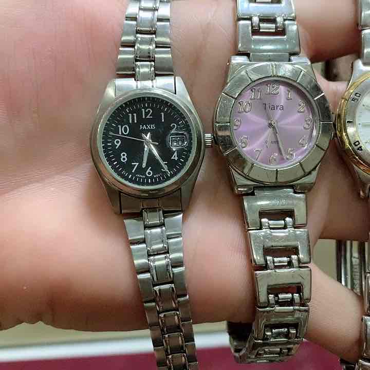 Đồng hồ nữ xả đồng giá máy Nhật MIYOTA Epson các thương hiệu Seiko Citizen Alba Polaris Jaxis… vỏ và dây có xấu kính xước nhẹ  chi tiết xin vui lòng nhắn shop để cung cấp thêm thông tin và hình ảnh video cụ thể