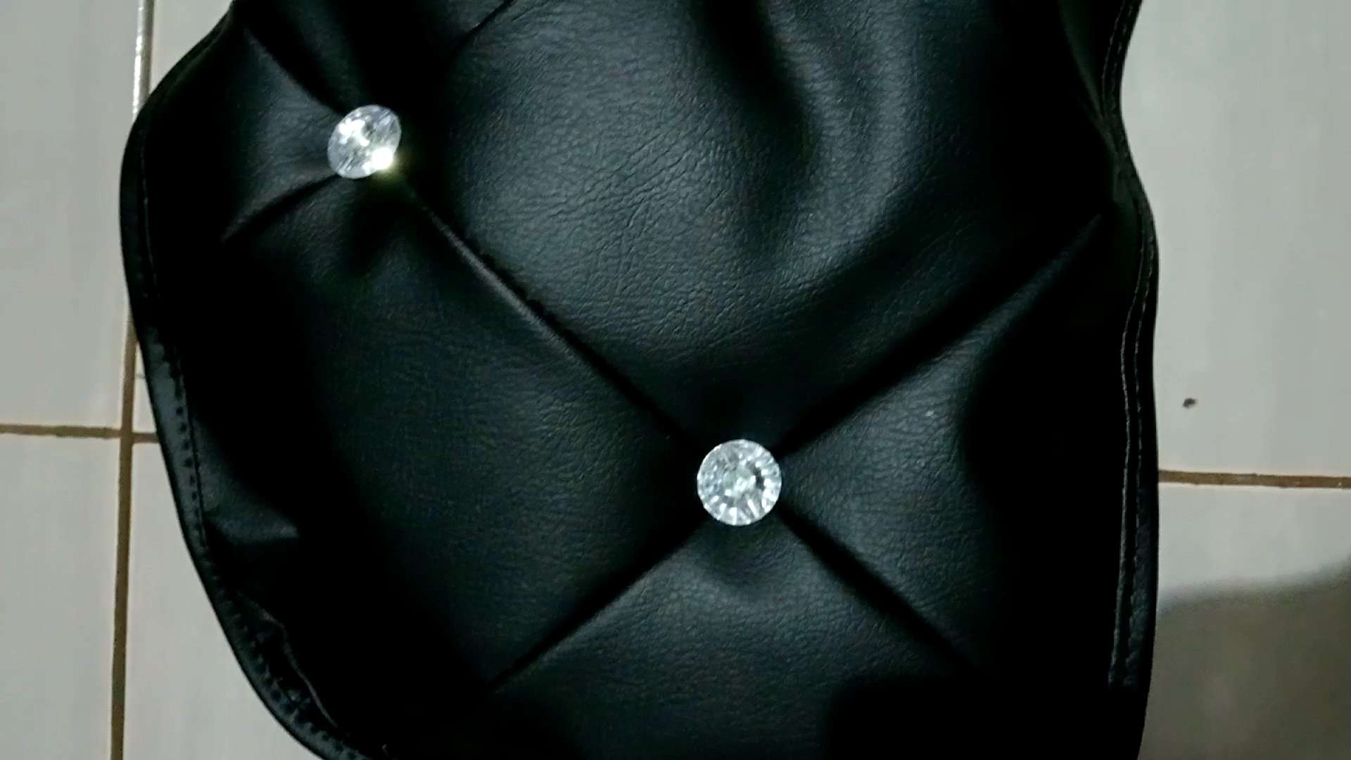 Taflak Dashboard Mobil Hino Dutro & Toyota Dyna Motif Sofa Kancing Kristal