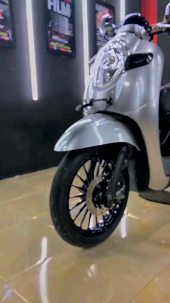 Skotlet Silver Candy Stiker: Aksesori Desain Unik untuk Interior